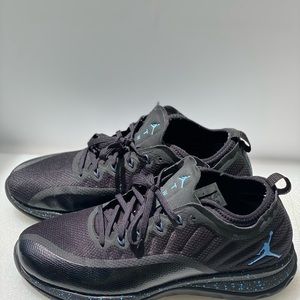 Jordan Trainer Prime ("black university blue")